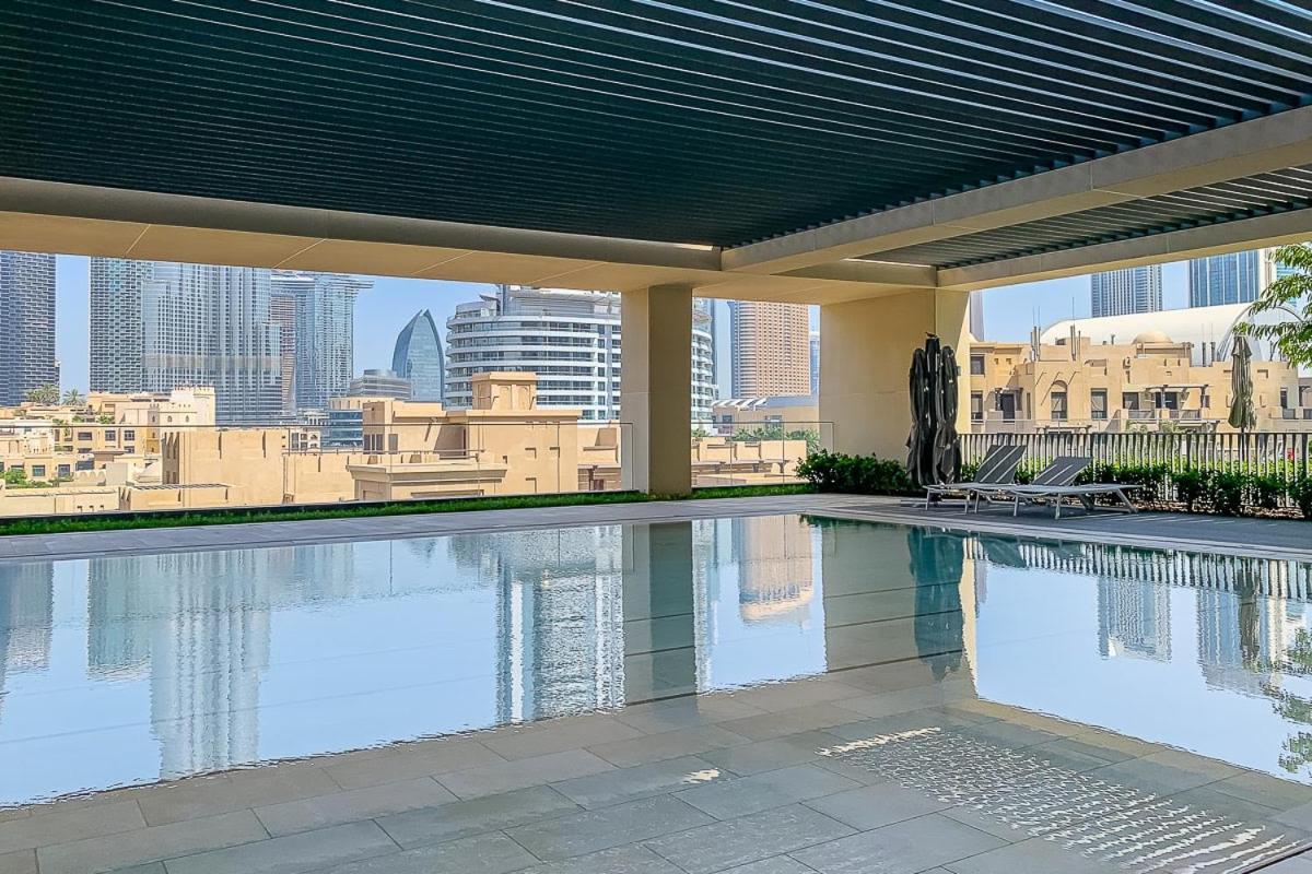Frank Porter - Burj Royale Apartment Dubai
