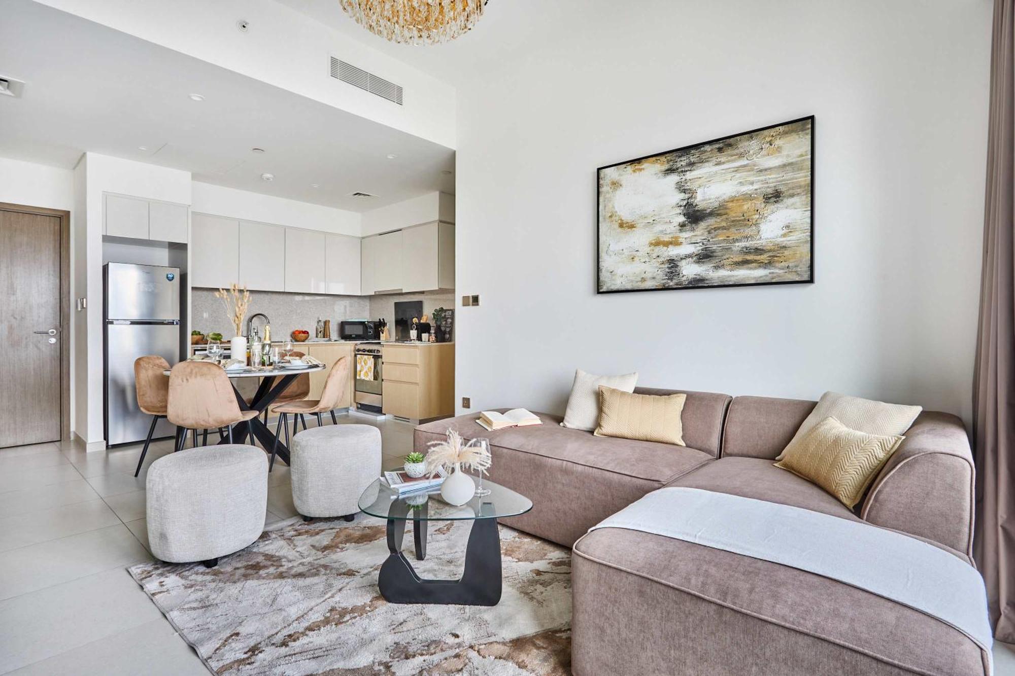 Frank Porter - Burj Royale Apartment Dubai
