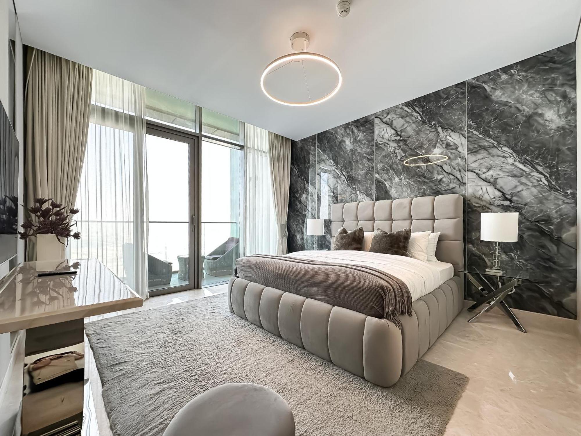Trophy-luxurious Living W Serene Sea Blends View Apartment *