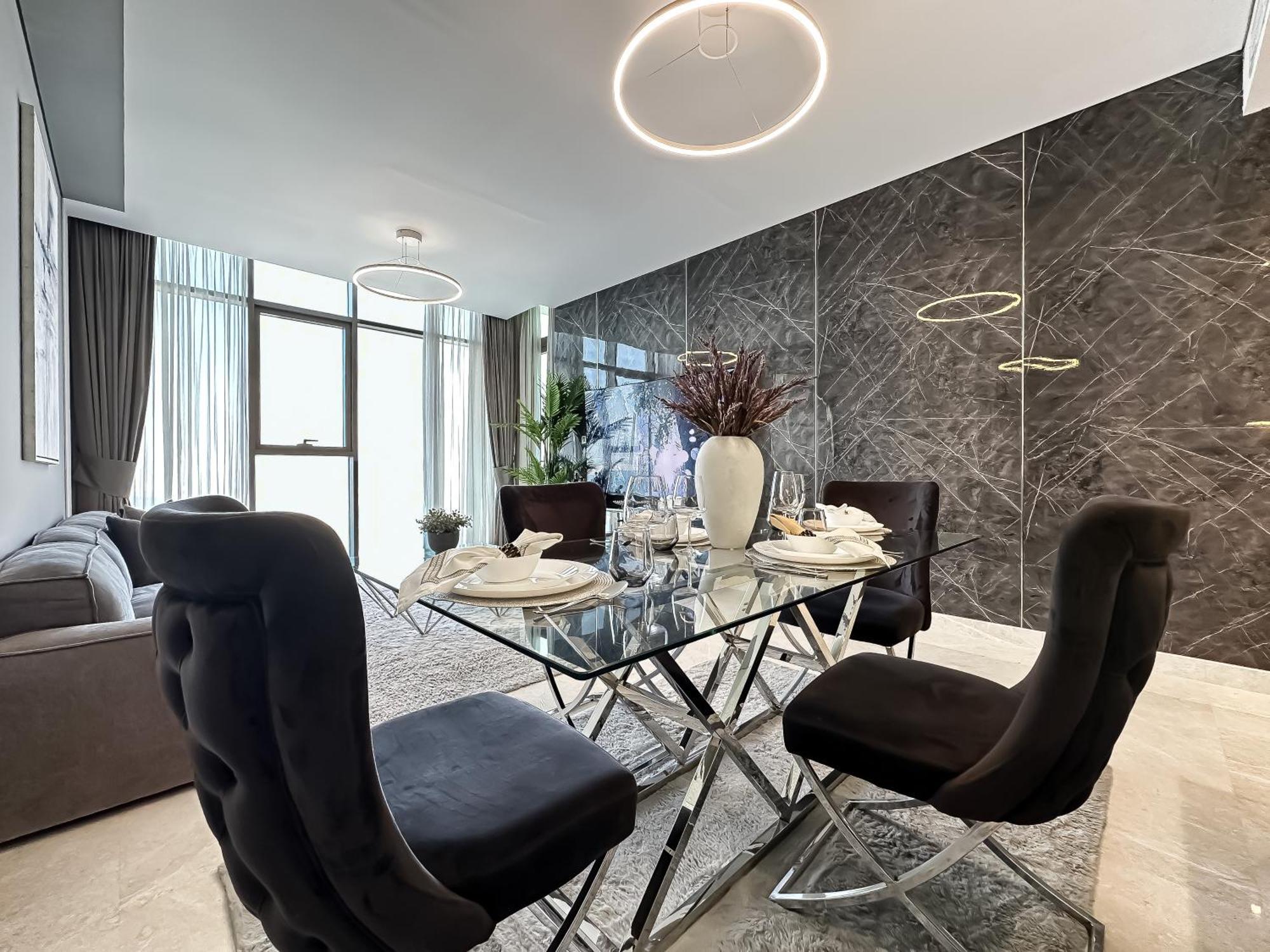 Apartment Trophy-luxurious Living W Serene Sea Blends View