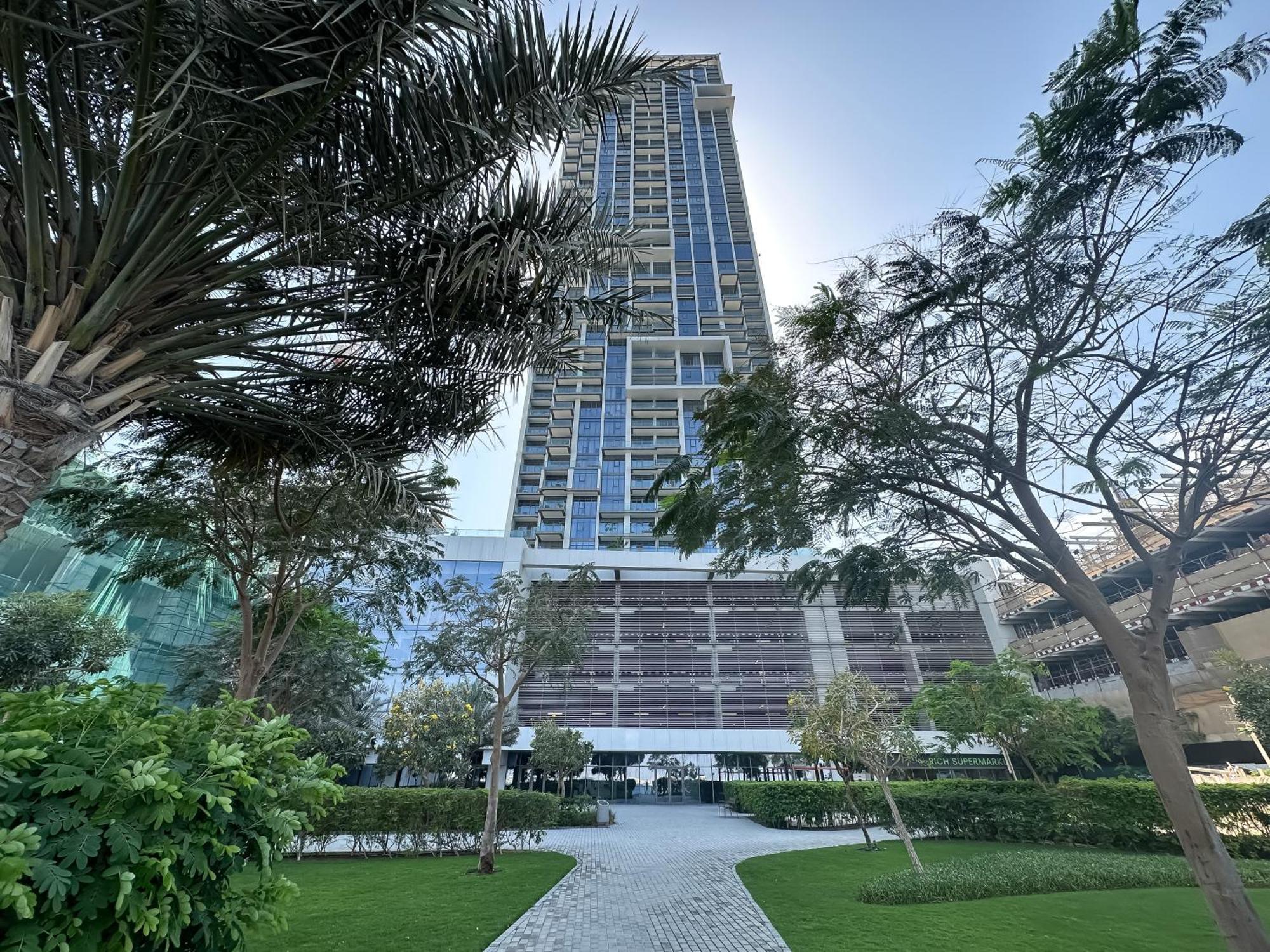 Trophy-luxurious Living W Serene Sea Blends View