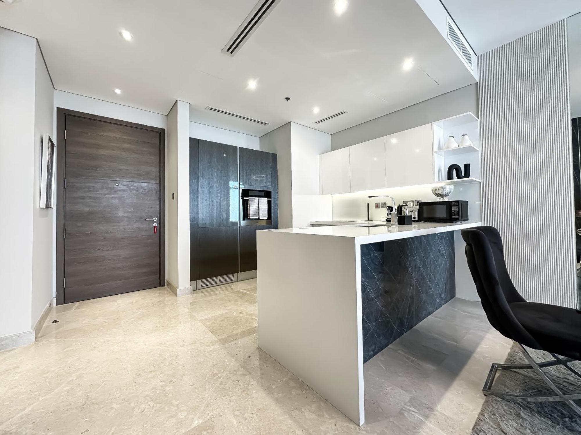 Apartment Trophy-luxurious Living W Serene Sea Blends View