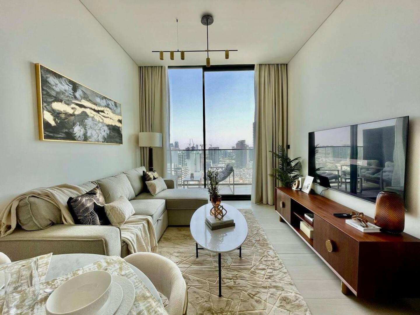 Elevated Simplicity In A Warm & Sleek 1br Suite!