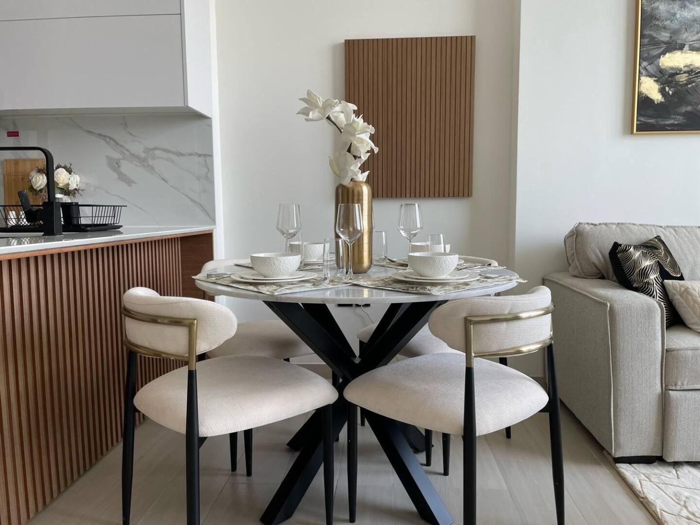 Apartment Elevated Simplicity In A Warm & Sleek 1br Suite!