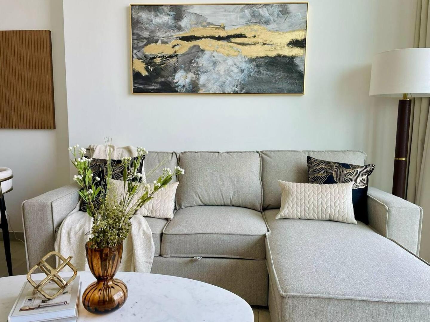 Apartment Elevated Simplicity In A Warm & Sleek 1br Suite! *
