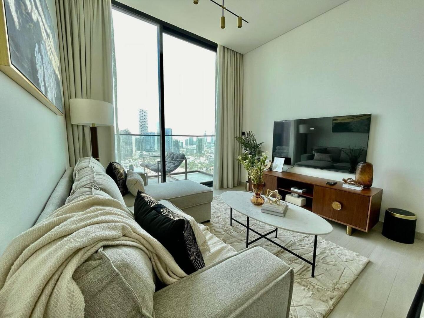 Apartment Elevated Simplicity In A Warm & Sleek 1br Suite! *