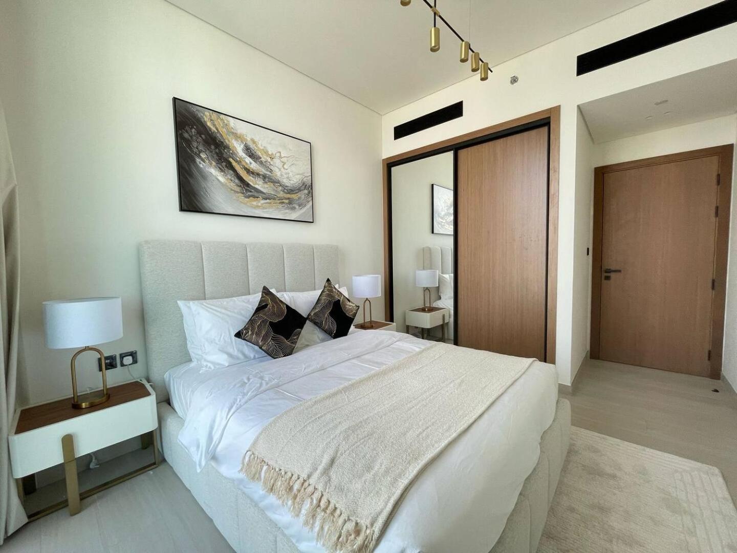 Elevated Simplicity In A Warm & Sleek 1br Suite! *
