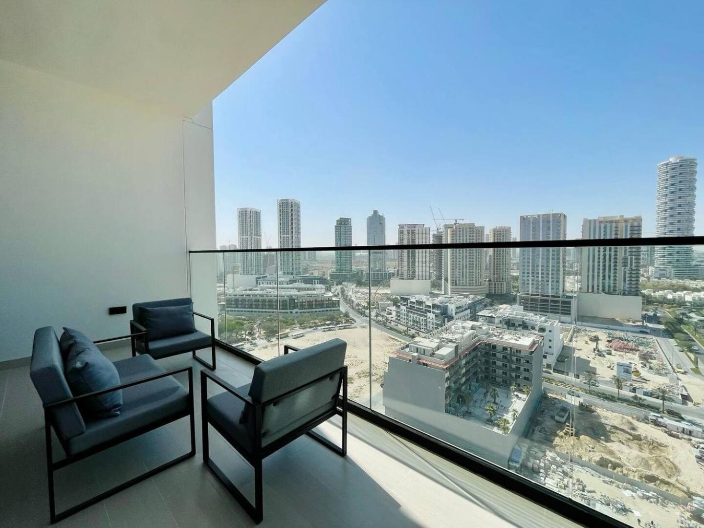 Apartment Comfortable 1br With Neutral Tones And A Sofa Bed