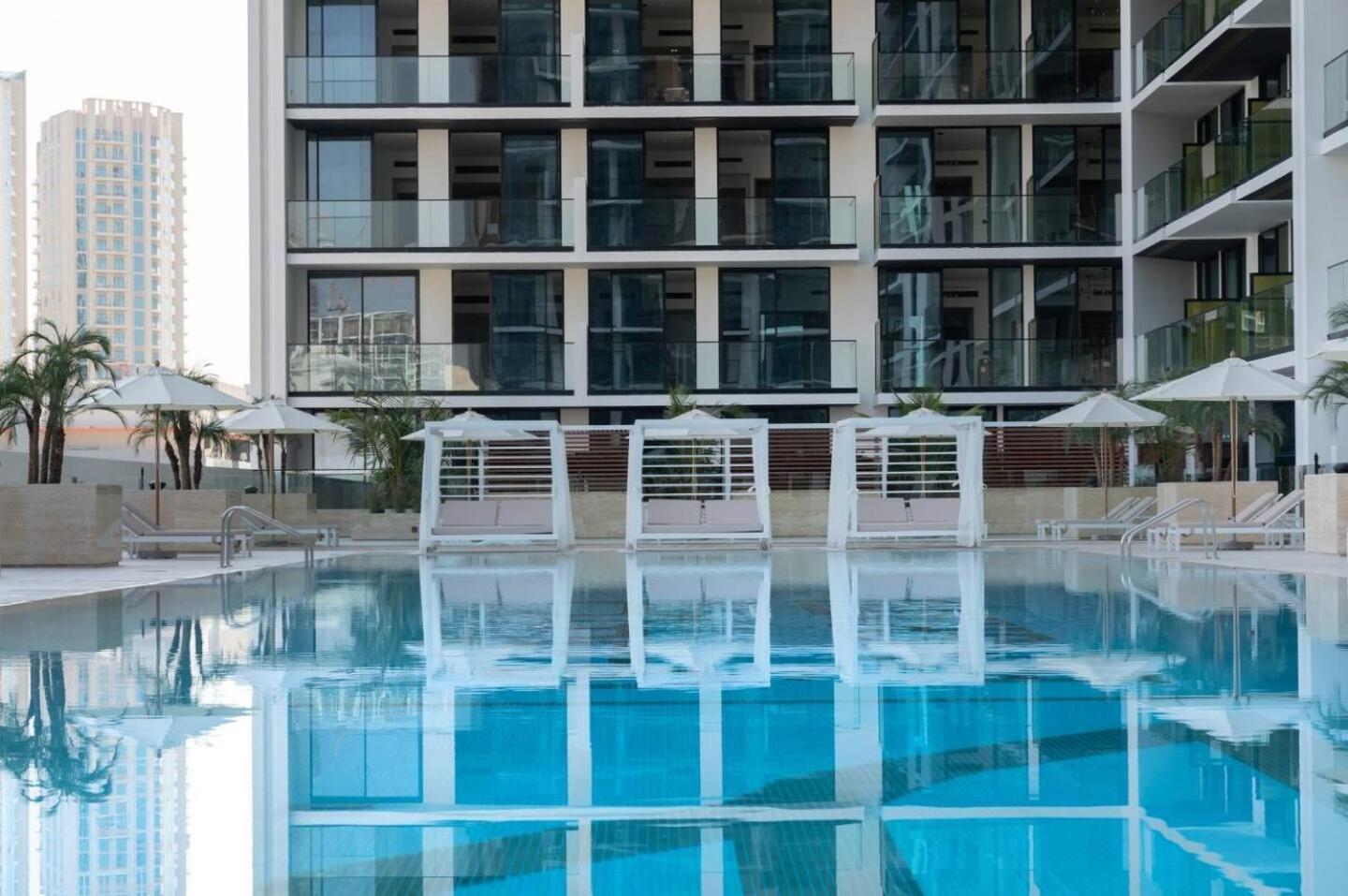 Comfortable 1br With Neutral Tones And A Sofa Bed Apartment Dubai