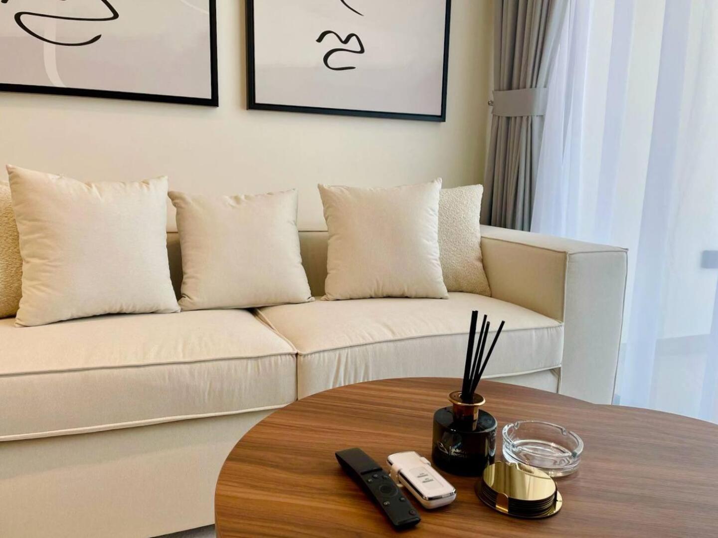 Comfortable 1br With Neutral Tones And A Sofa Bed * Dubai