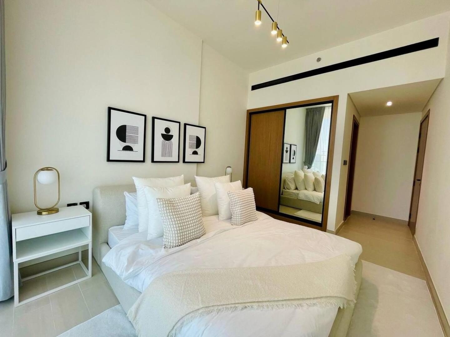 Comfortable 1br With Neutral Tones And A Sofa Bed * Dubai