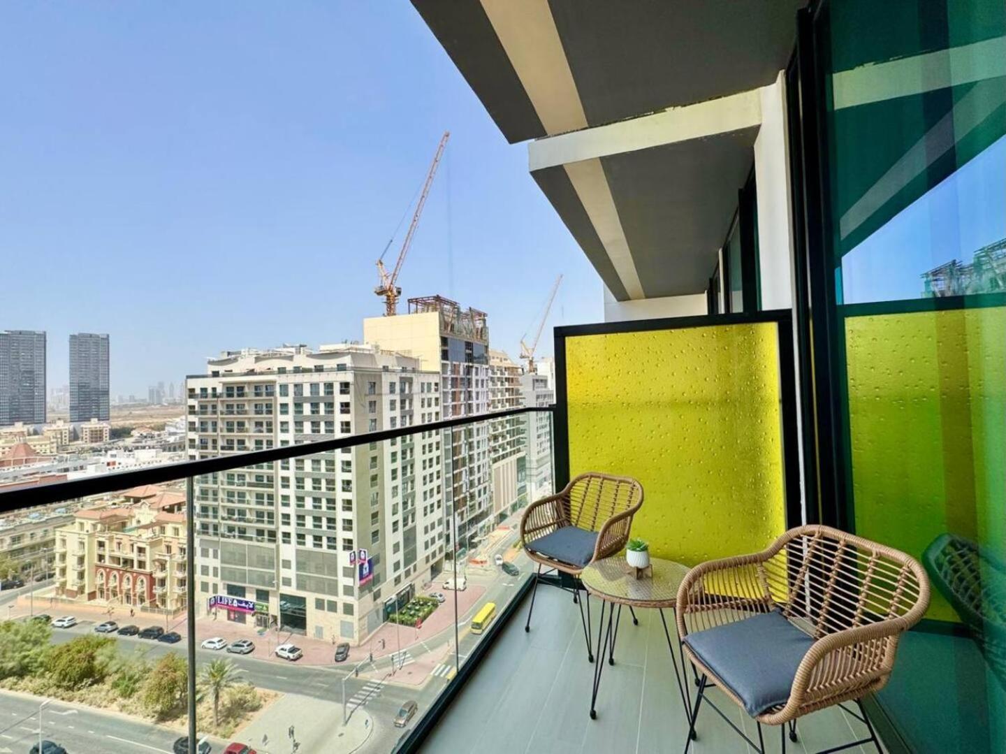 Sunlit Iconic 1br In Binghatti Amber!