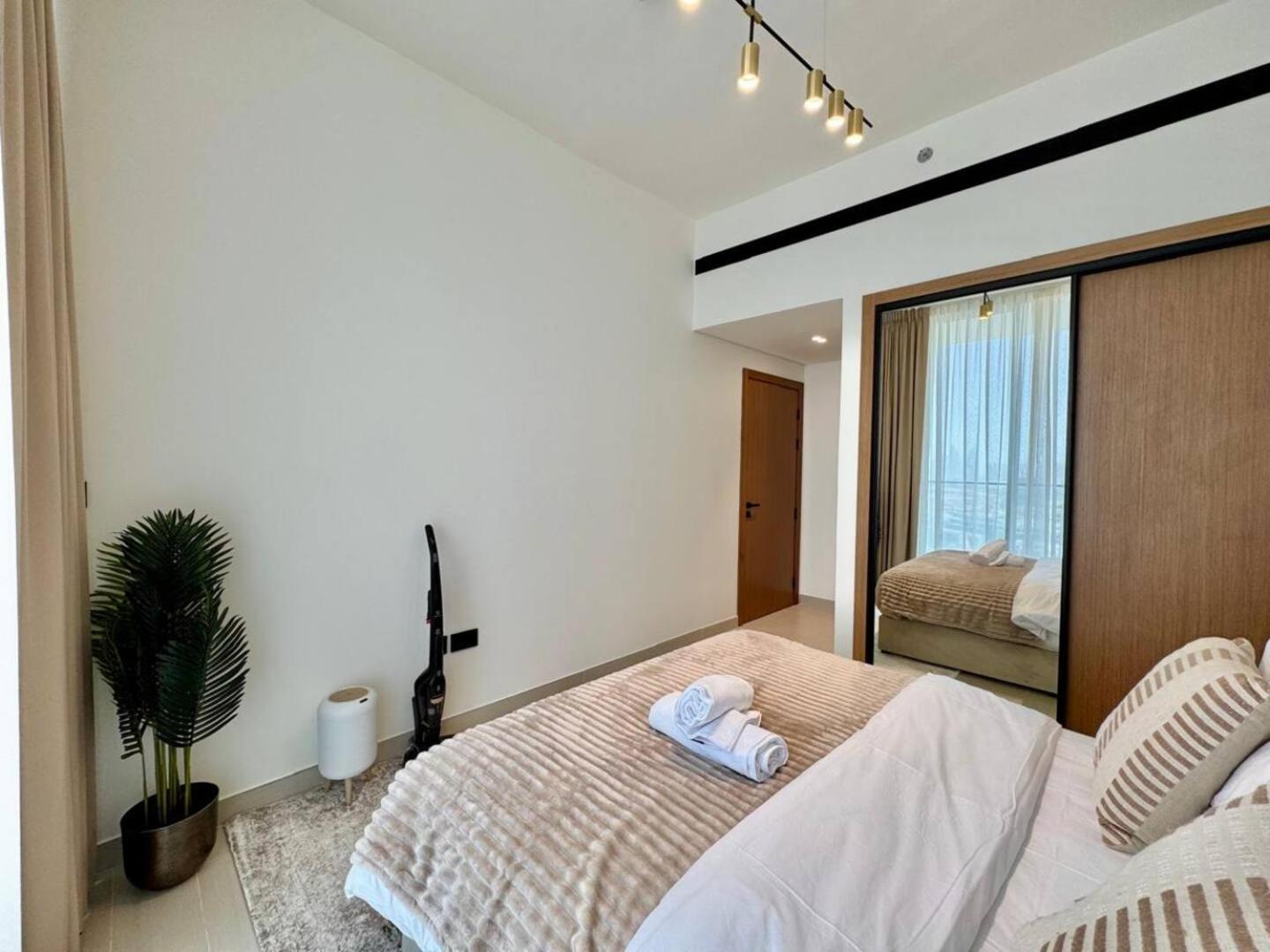 Apartment Sunlit Iconic 1br In Binghatti Amber!