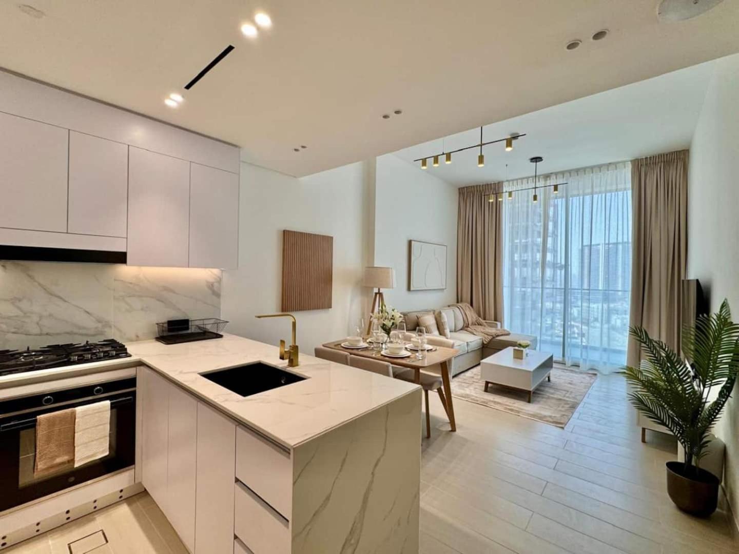 Sunlit Iconic 1br In Binghatti Amber! Apartment Dubai