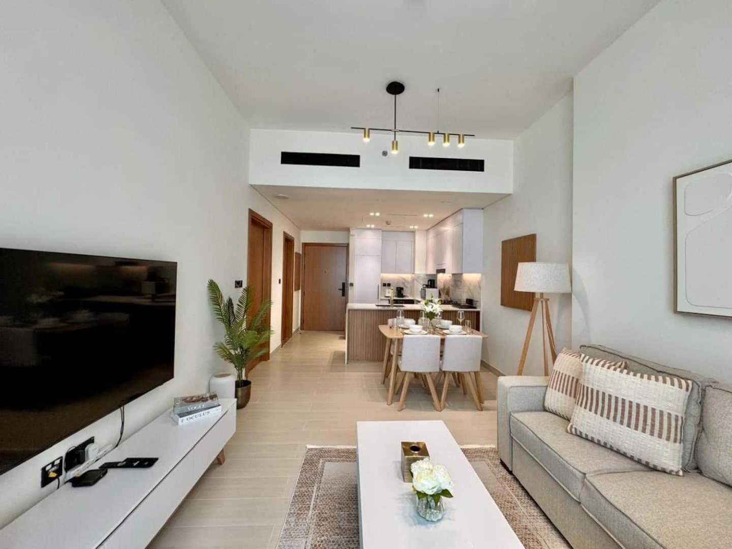 Apartment Sunlit Iconic 1br In Binghatti Amber!