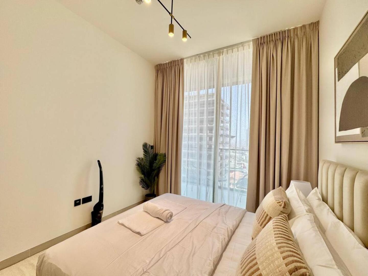 Apartment Sunlit Iconic 1br In Binghatti Amber! Dubai