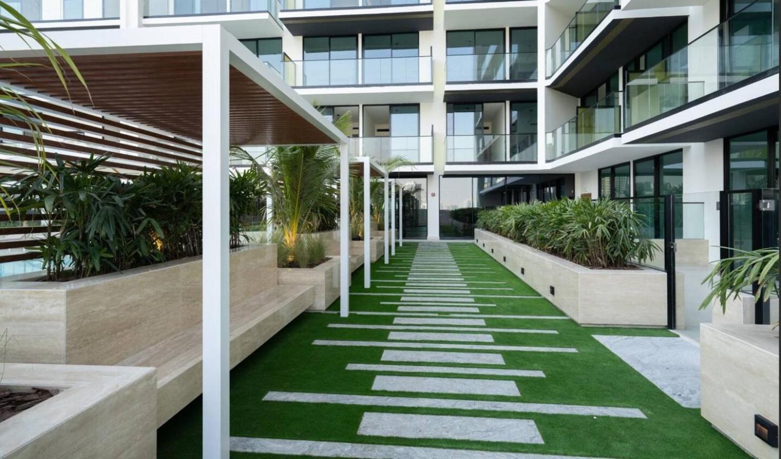 Apartment Sunlit Iconic 1br In Binghatti Amber!