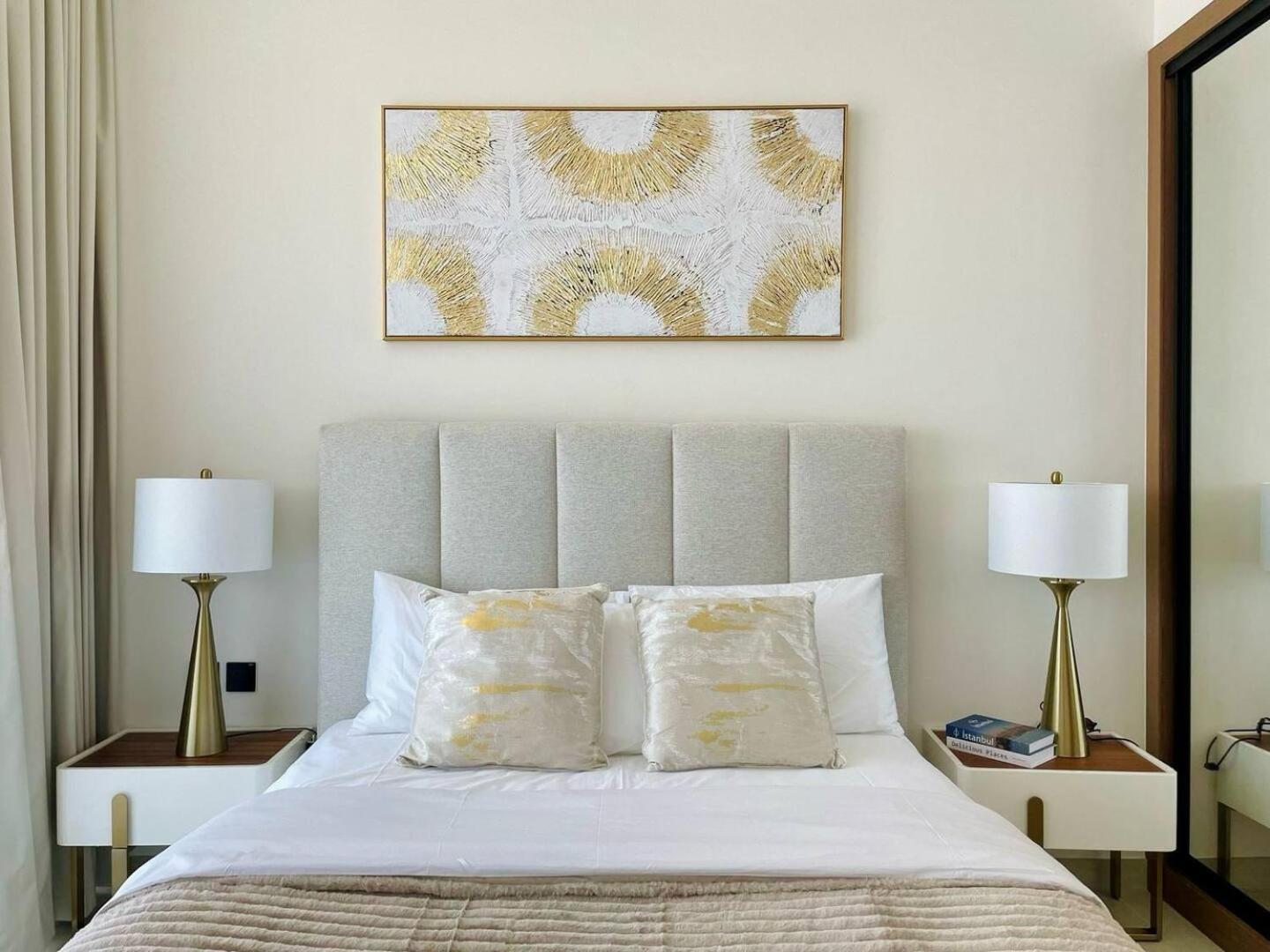Gold Kissed 1br In The Heart Of Jvc! Apartment Dubai
