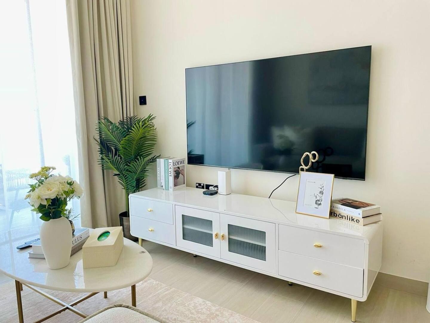 Gold Kissed 1br In The Heart Of Jvc! Dubai