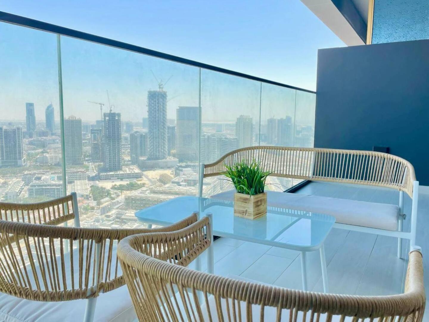 Gold Kissed 1br In The Heart Of Jvc! Apartment *