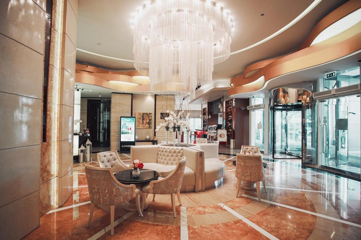 Apartment Amazing Three Bedroom Burj Khalifa View- Downtown *