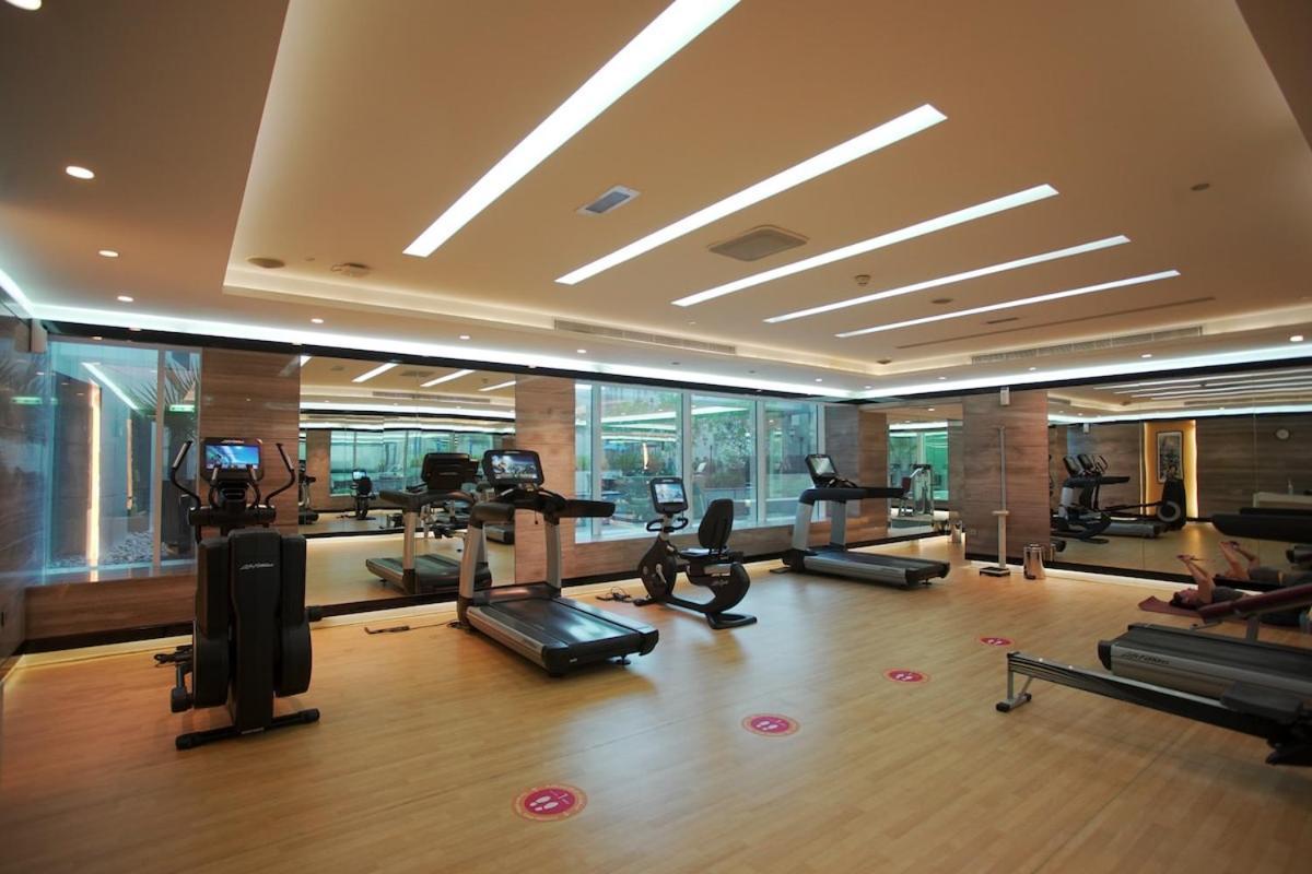 Amazing Three Bedroom Burj Khalifa View- Downtown Dubai