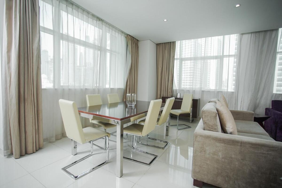 Apartment Amazing Three Bedroom Burj Khalifa View- Downtown Dubai