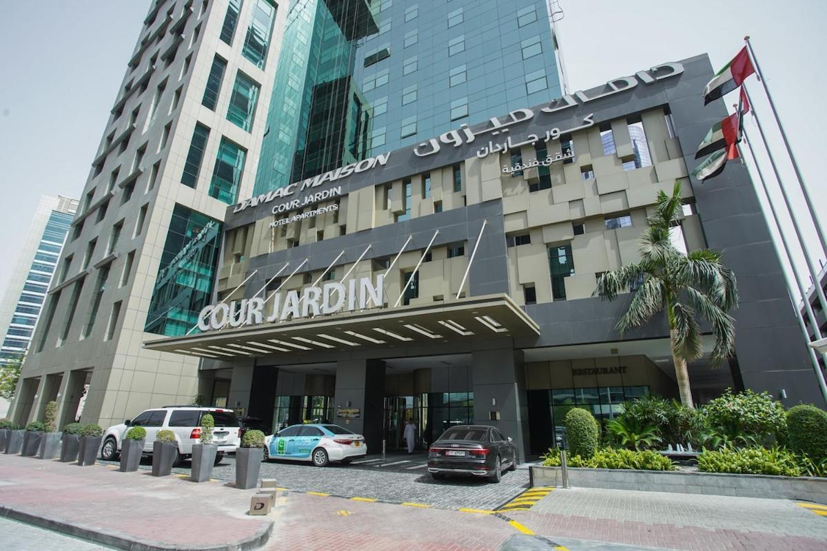 Amazing Three Bedroom Burj Khalifa View- Downtown Apartment Dubai