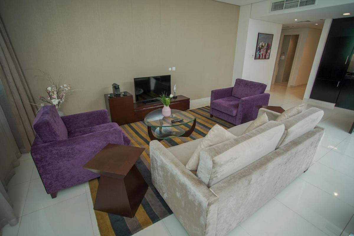 Amazing Three Bedroom Burj Khalifa View- Downtown *