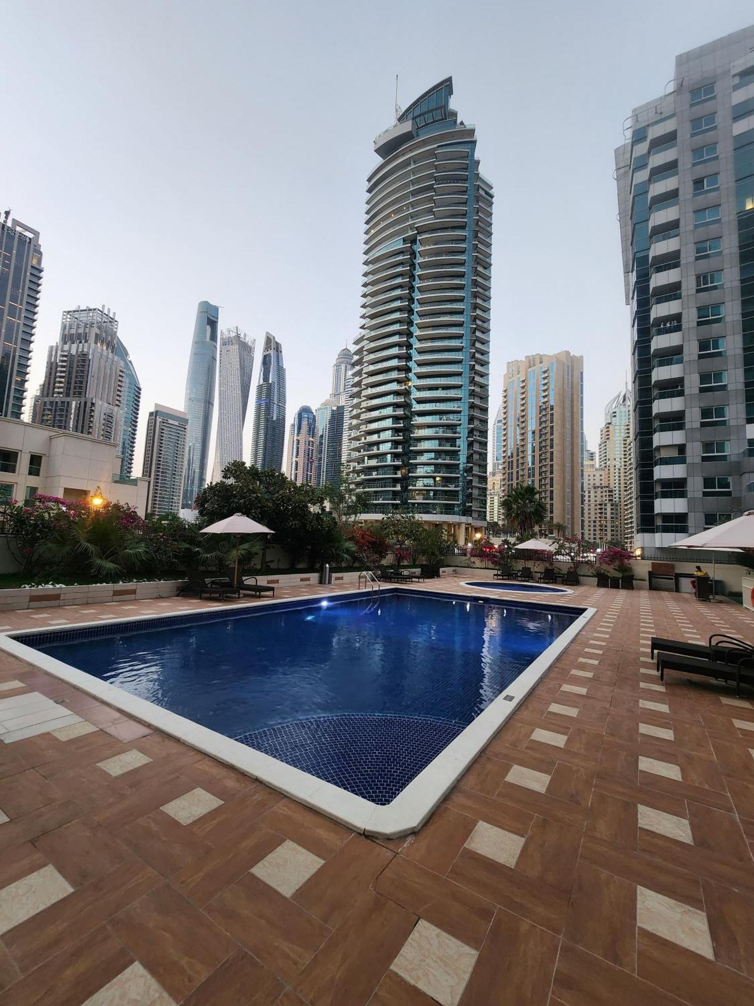 Apartment Marina Nest - Spacious One Bed In Marina With A View Near Metro And Tram