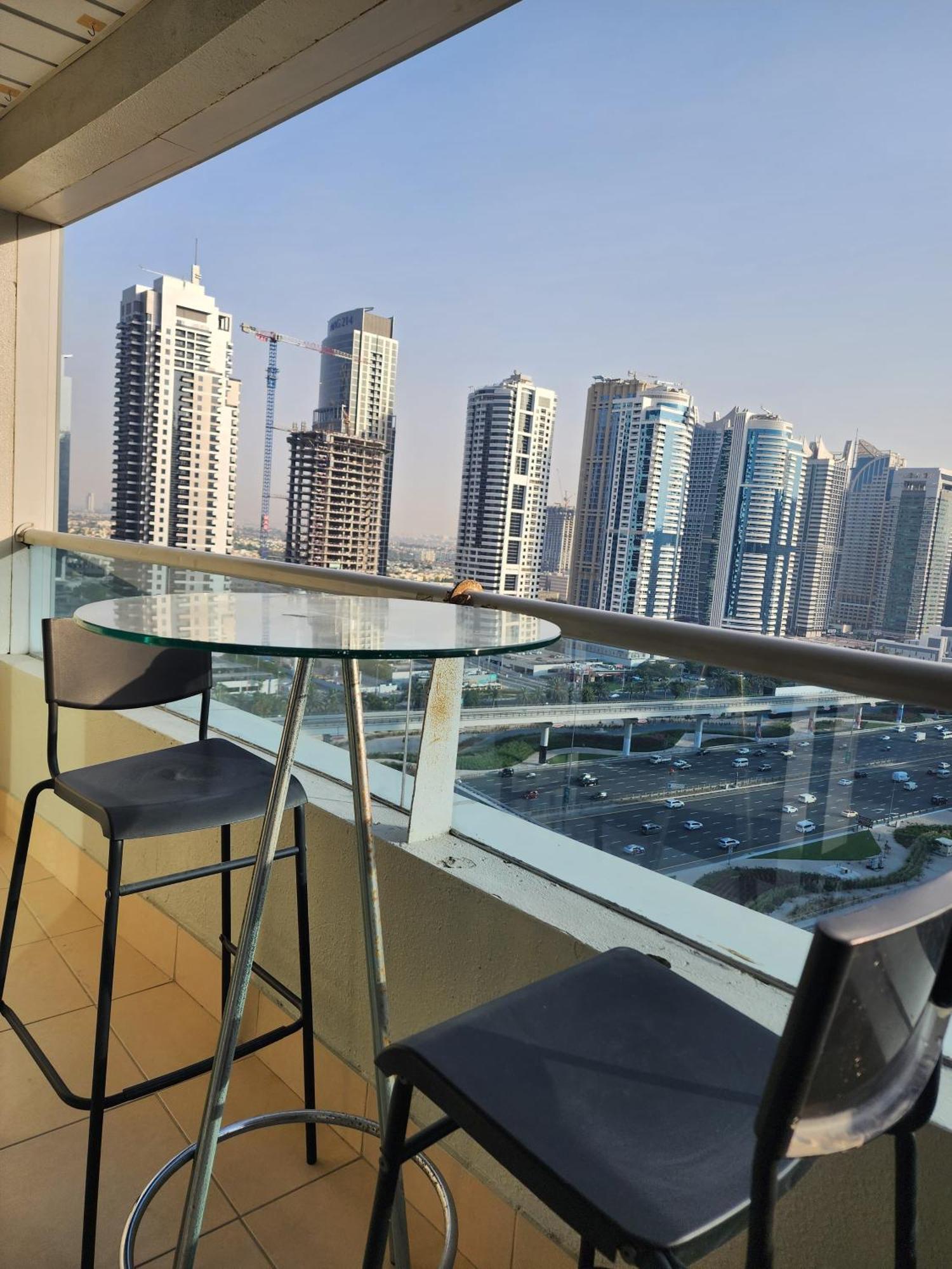 Marina Nest - Spacious One Bed In Marina With A View Near Metro And Tram Dubai