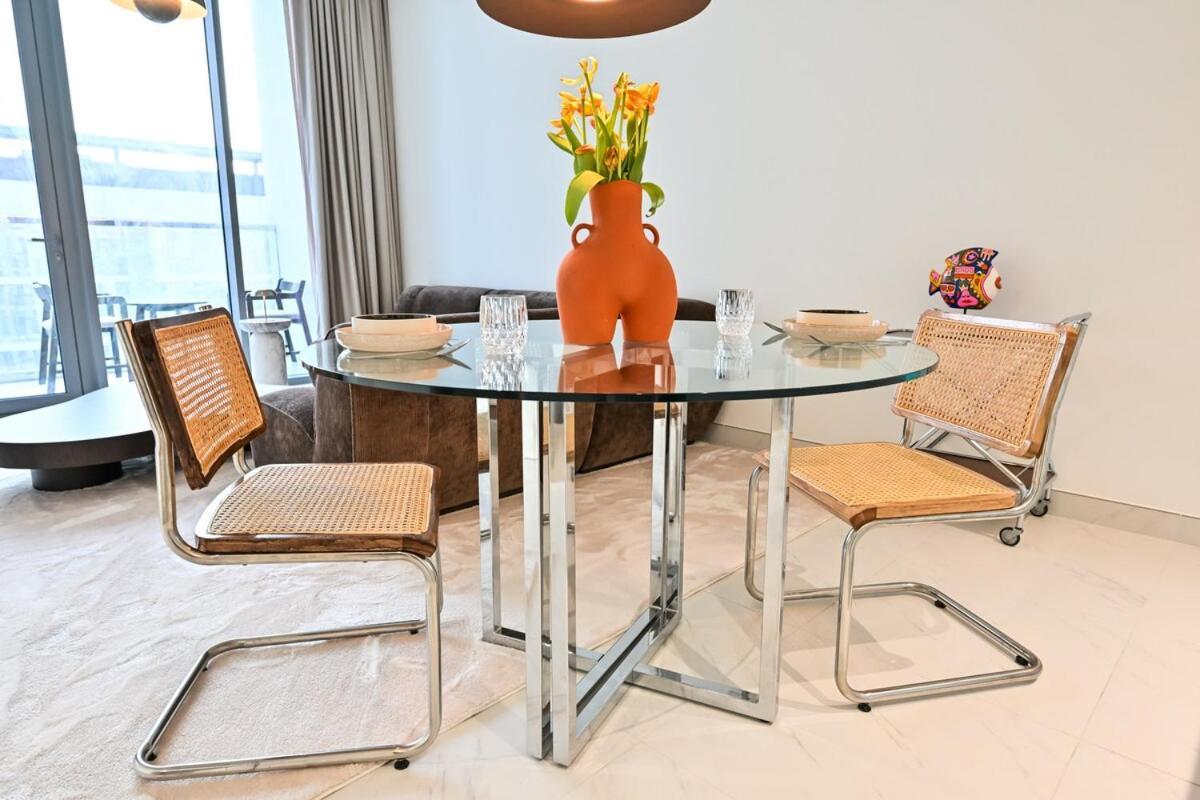 Stunning 1 Bdr Luxury District One Apartment *