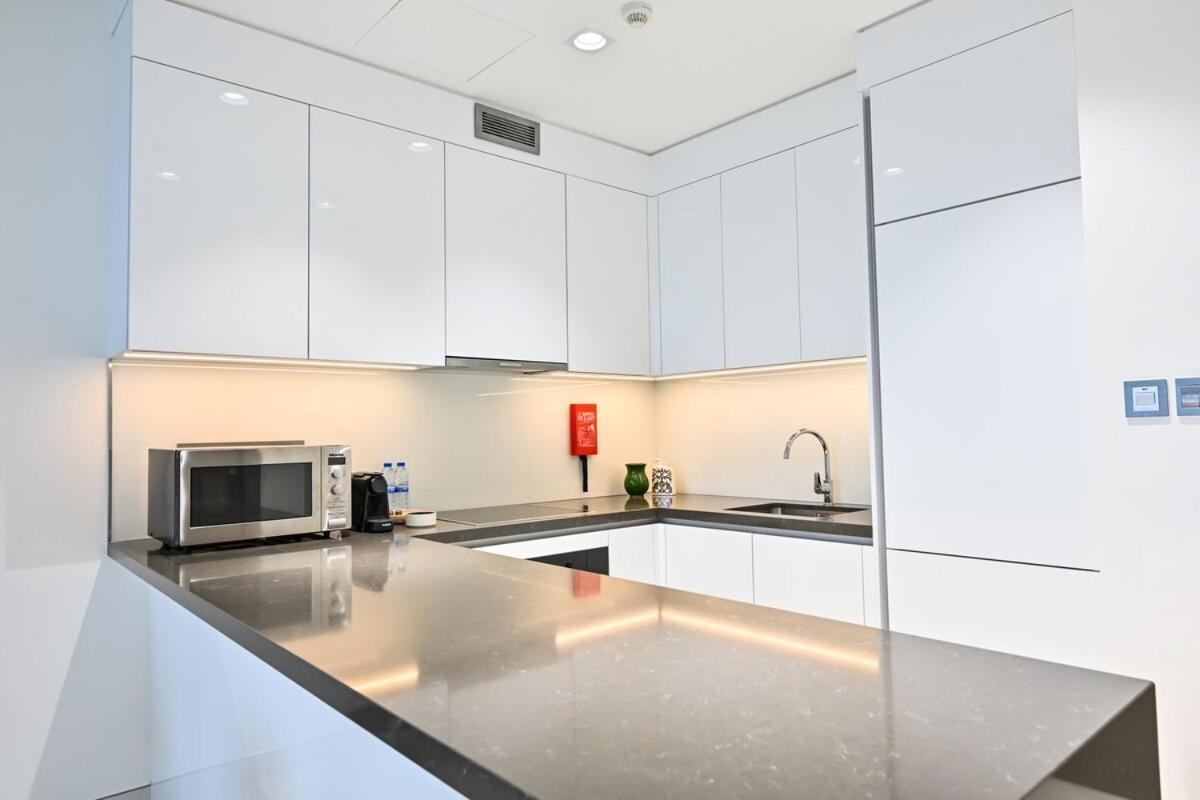 Apartment Stunning 1 Bdr Luxury District One *