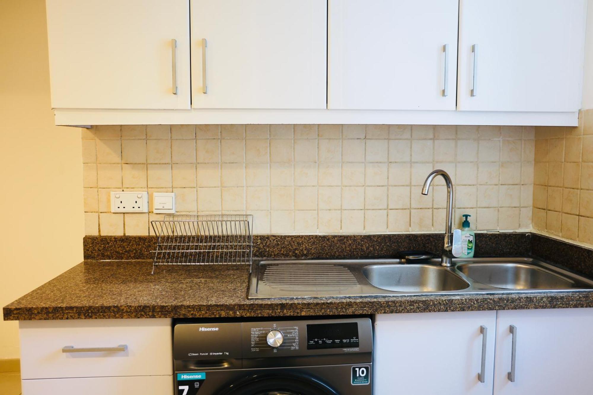 Nivis Find Spacious 3Bhk Near Metro And Burj Khalifa Dubai