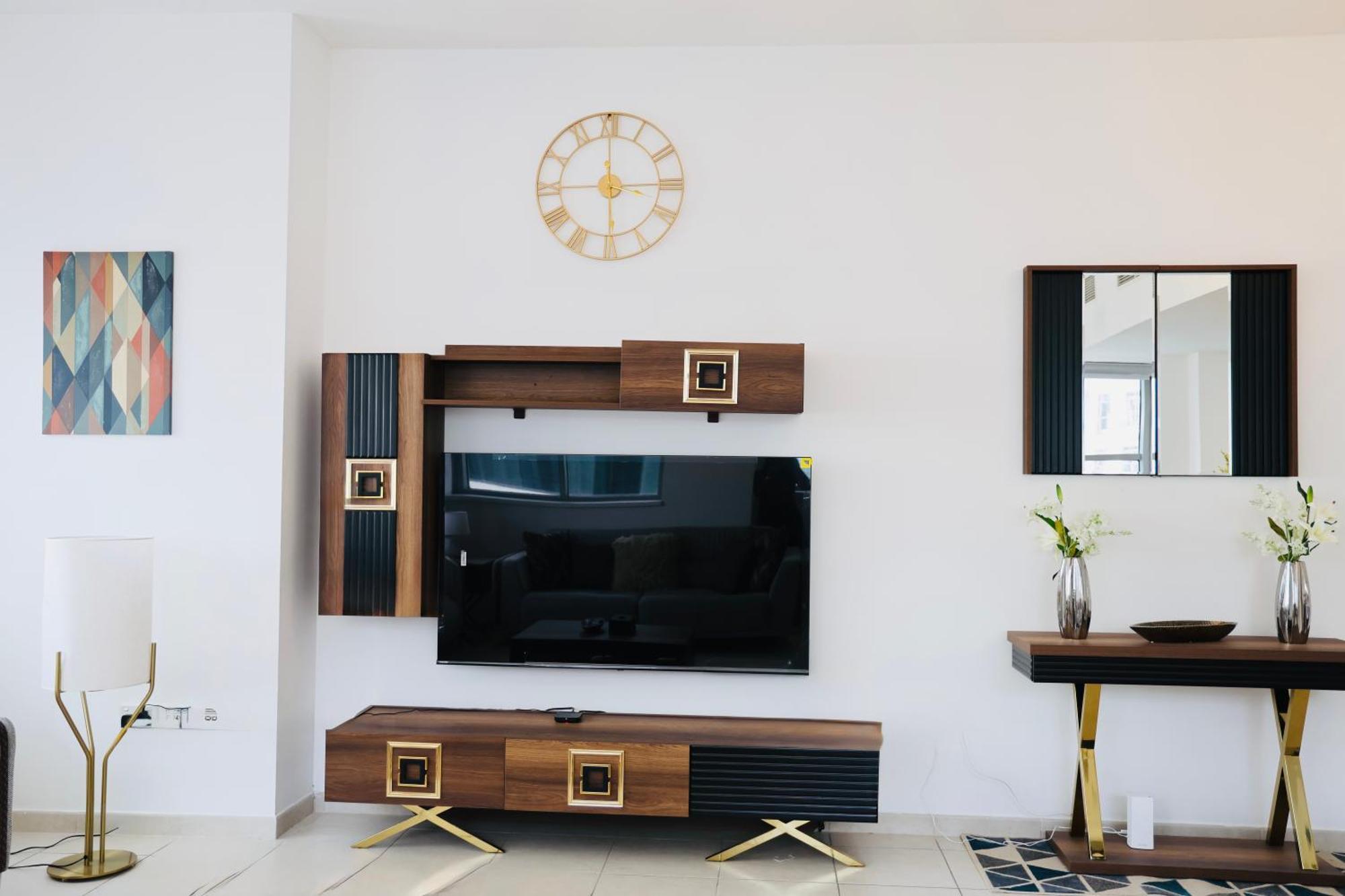 Nivis Find Spacious 3Bhk Near Metro And Burj Khalifa Dubai