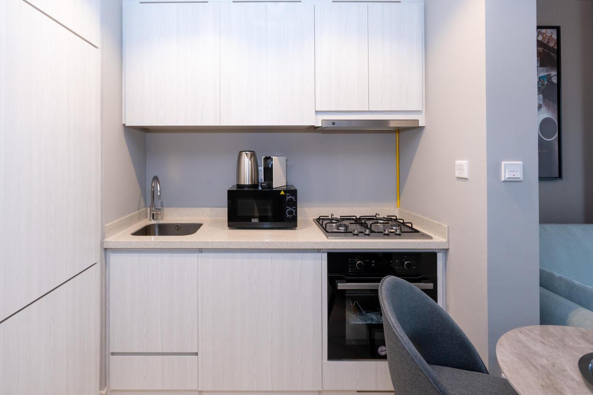 Keyrock Living - Zada 1br With Pool & Gym Access