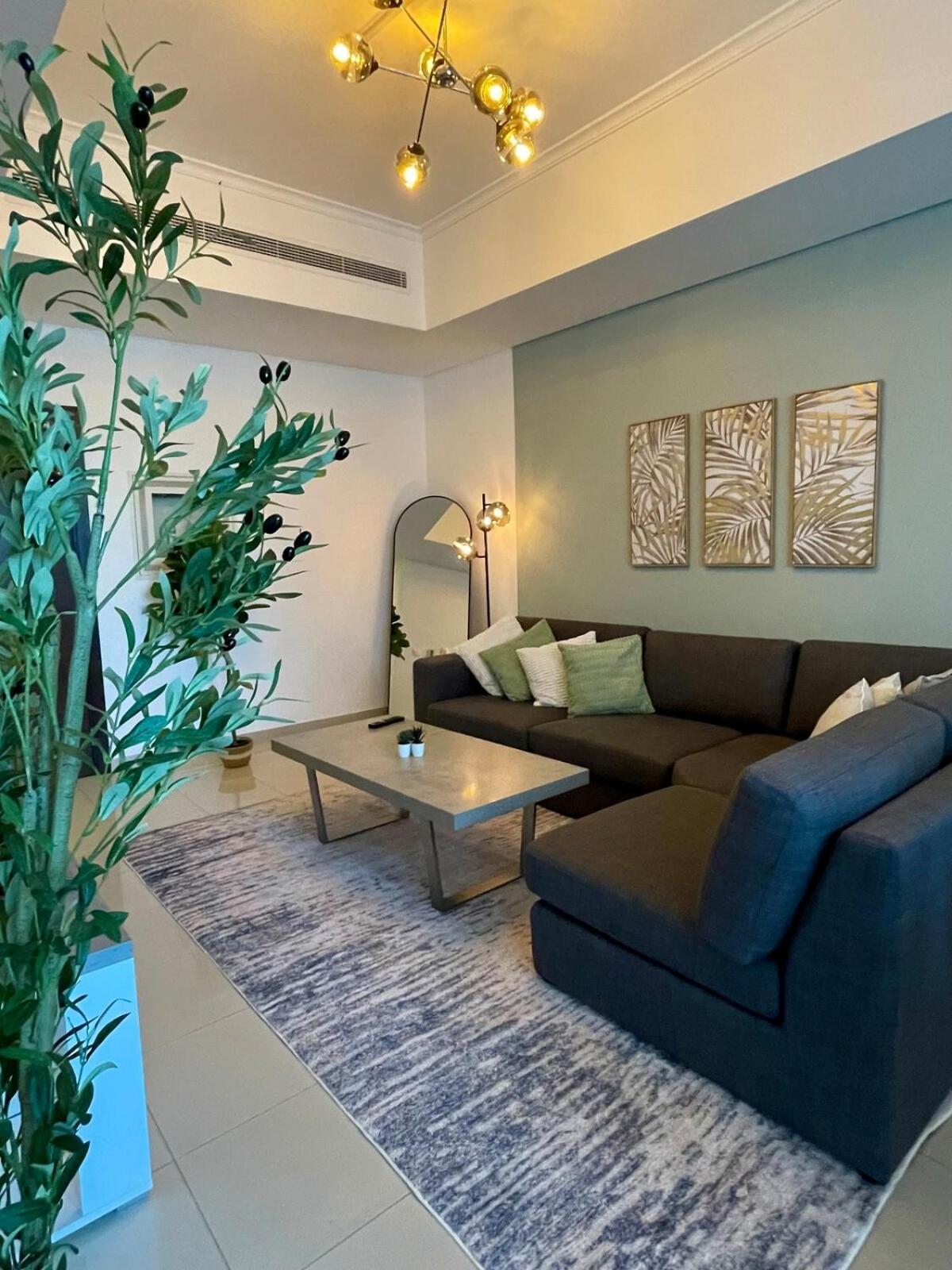 Apartment Serene Escape In Bustling Marina And Jbr, Ensuite 2br, Sky Garden Access