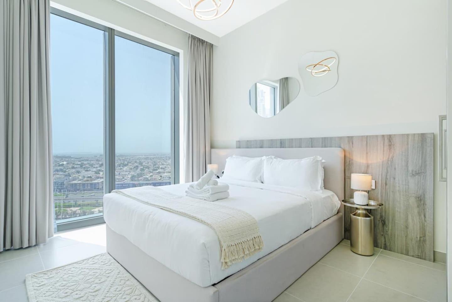Sky-high Downtown 1br Steps From Burj Khalifa Apartment
