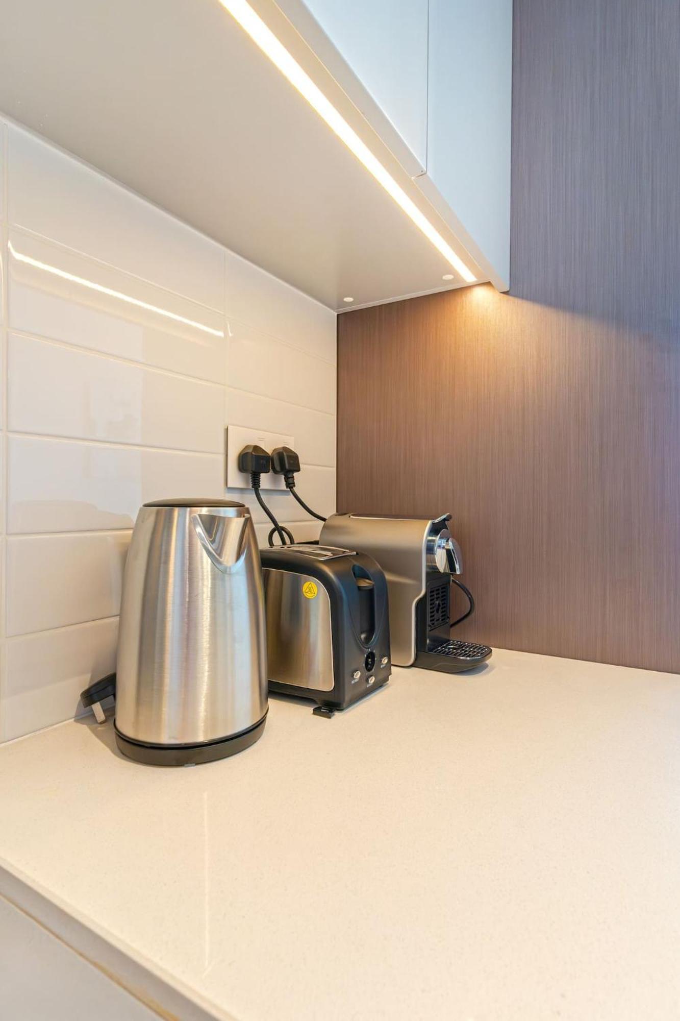 Sky-high Downtown 1br Steps From Burj Khalifa