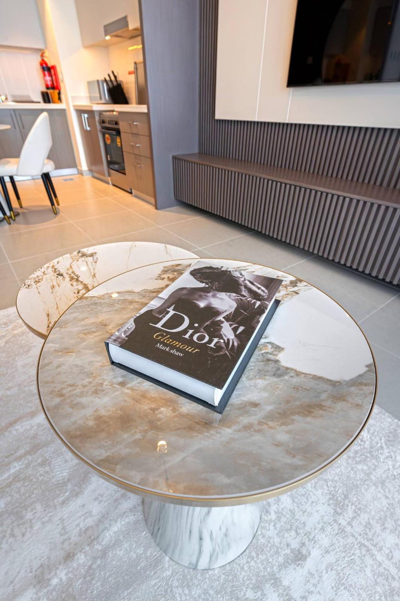 Sky-high Downtown 1br Steps From Burj Khalifa * Dubai