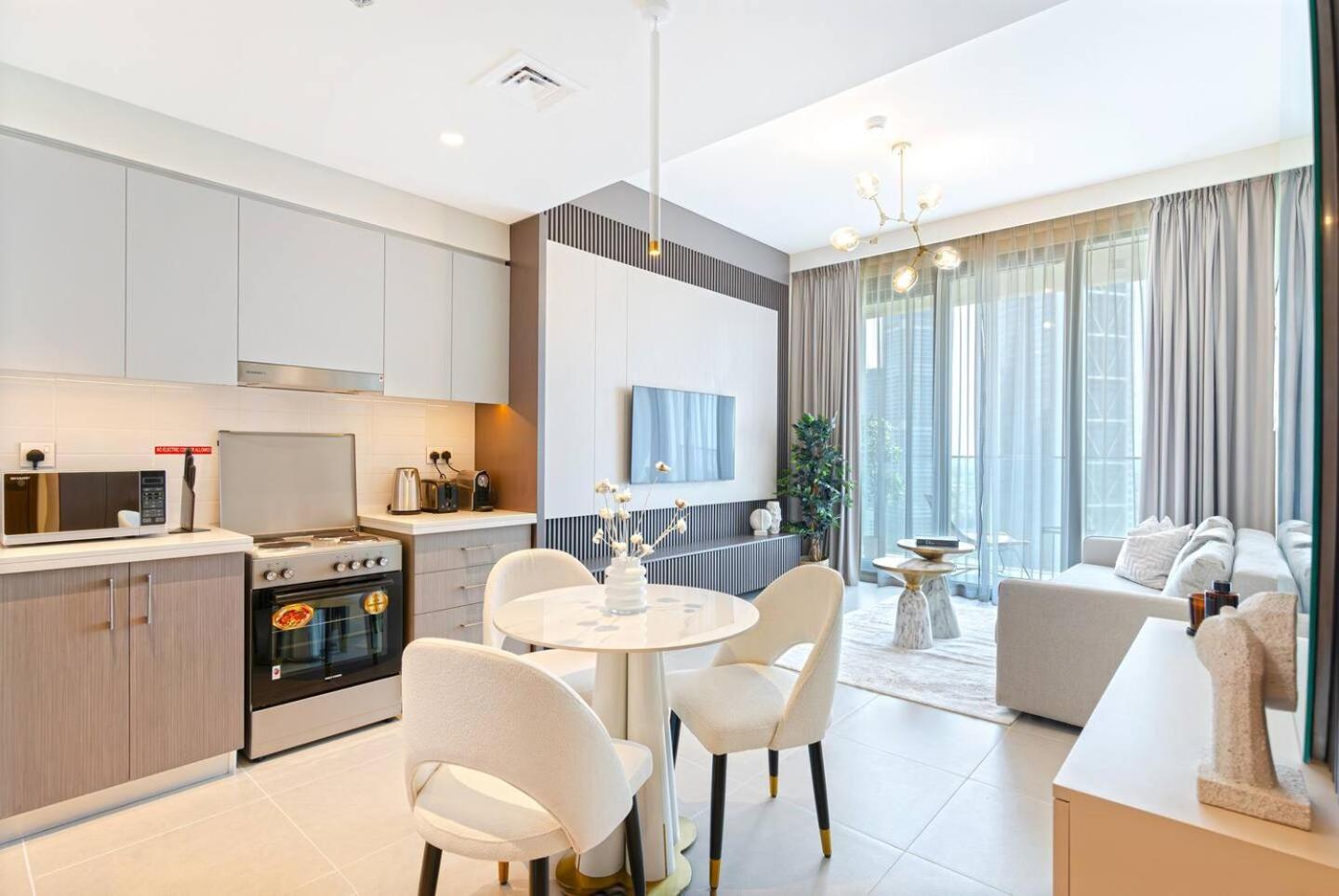 Sky-high Downtown 1br Steps From Burj Khalifa Apartment