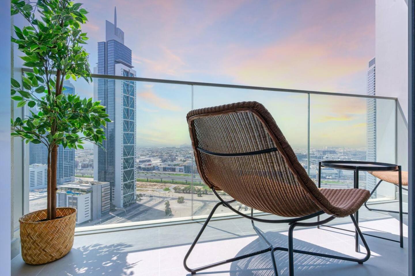 Sky-high Downtown 1br Steps From Burj Khalifa * Dubai