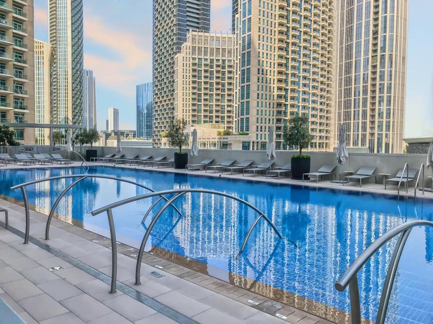 Sky-high Downtown 1br Steps From Burj Khalifa