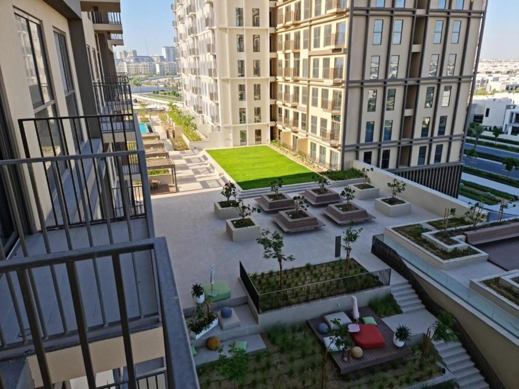 Fresh & Stylish 2br Living At Collective Tower 1 *