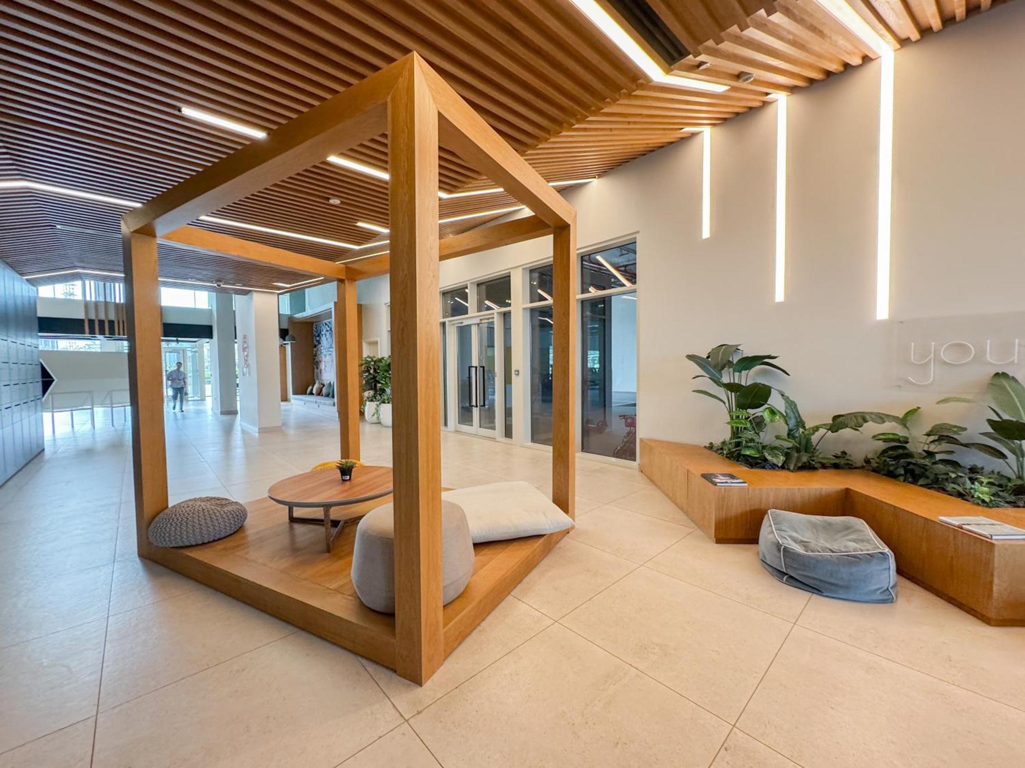 Fresh & Stylish 2br Living At Collective Tower 1 Apartment