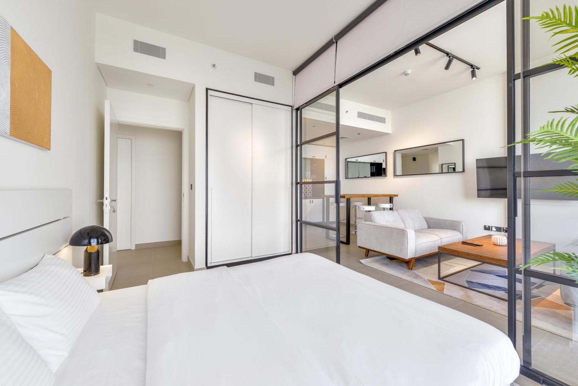 Fresh & Stylish 2br Living At Collective Tower 1
