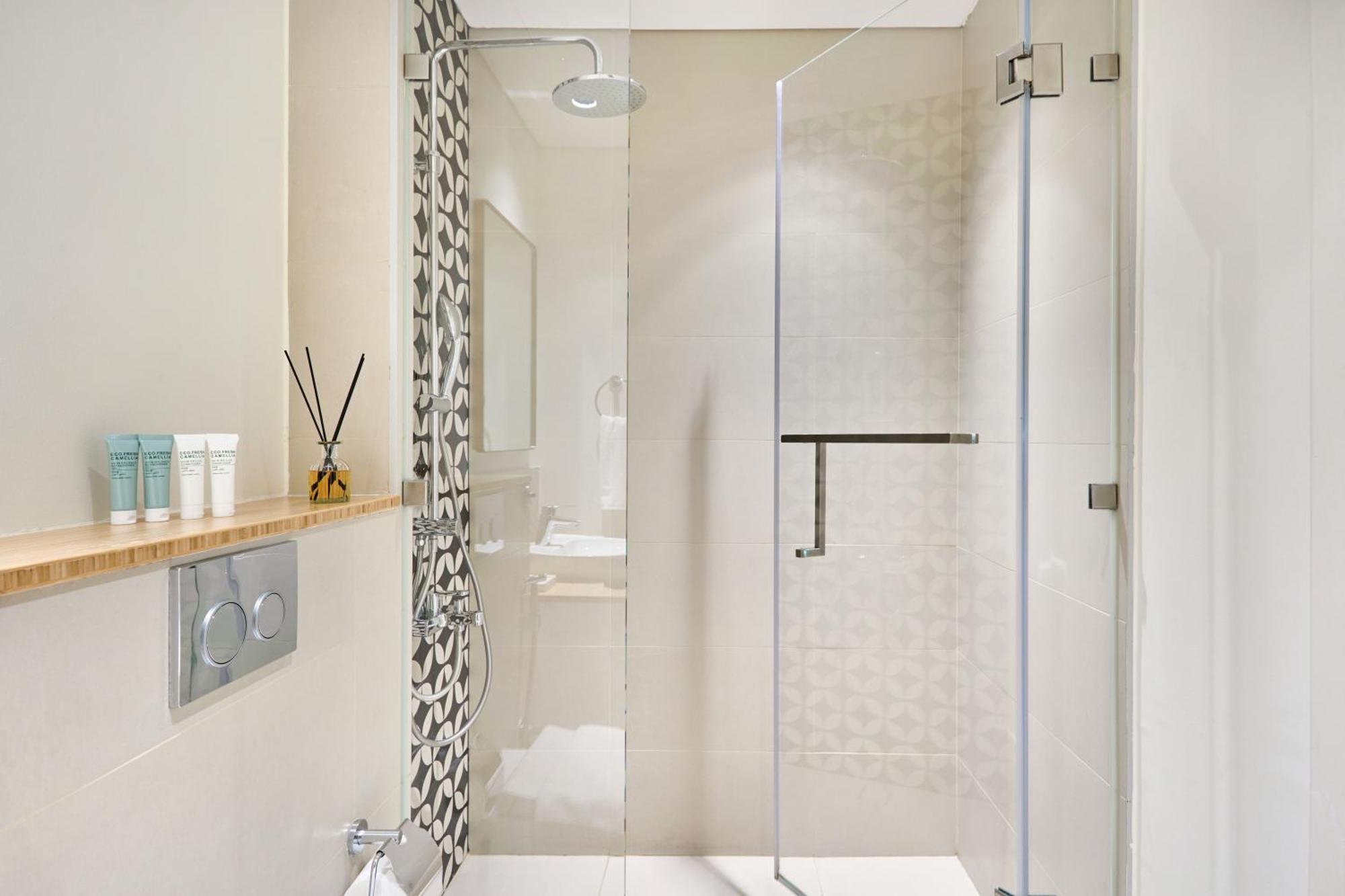 Fresh & Stylish 2br Living At Collective Tower 1 Apartment *