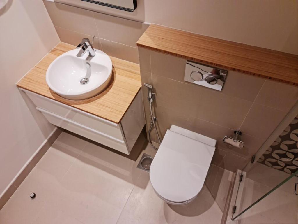 Apartment Fresh & Stylish 2br Living At Collective Tower 1