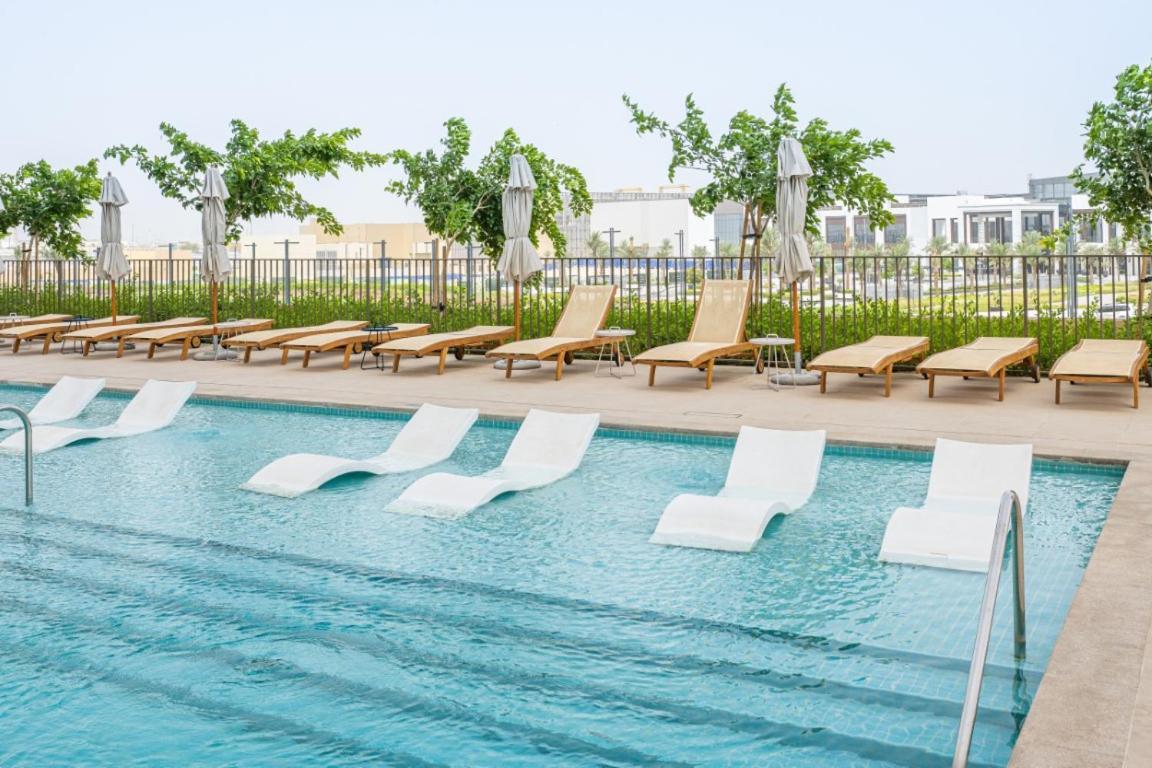 Fresh & Stylish 2br Living At Collective Tower 1 Apartment