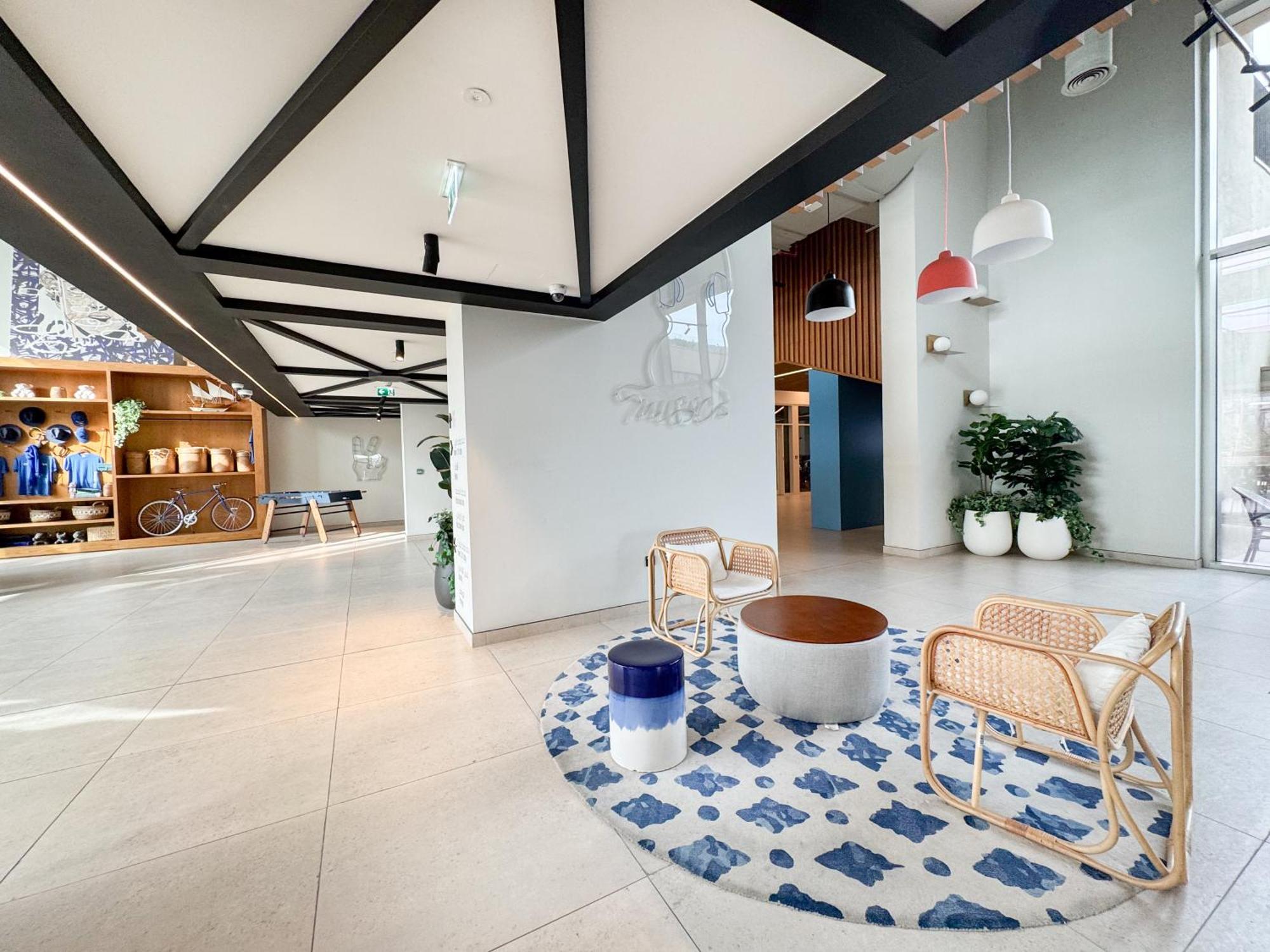 Fresh & Stylish 2br Living At Collective Tower 1 *